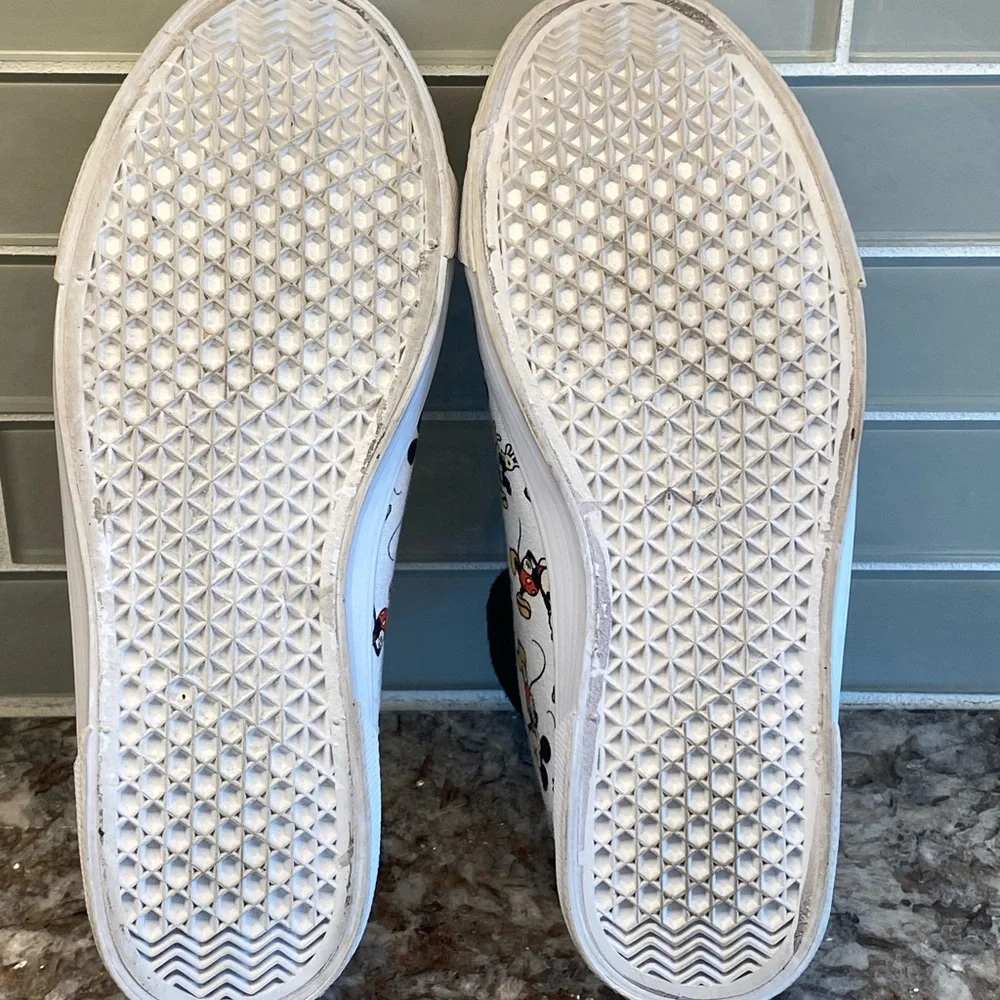 Mickey Mouse sneaker shoes by Disney size 6 - Picture 7 of 9